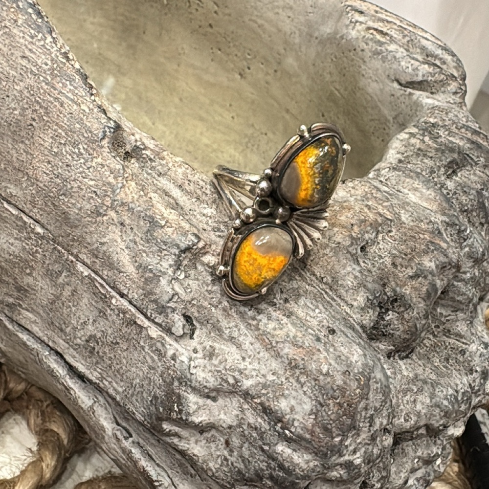🐝𝙎𝙏𝙐𝙉𝙉𝙄𝙉𝙂 𝙎𝙏𝙀𝙍𝙇𝙄𝙉𝙂 𝙎𝙄𝙇𝙑𝙀𝙍 𝙍𝙄𝙉𝙂 𝙒𝙄𝙏𝙃 𝘽𝙐𝙈𝘽𝙇𝙀 𝘽𝙀𝙀 𝙅𝘼𝙎𝙋𝙀𝙍 𝙎𝙏𝙊𝙉𝙀𝙎 - Picture 3 of 10